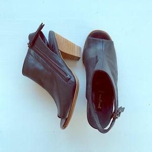 Paul Green ‘Cayanne’ leather peep toe sandal.